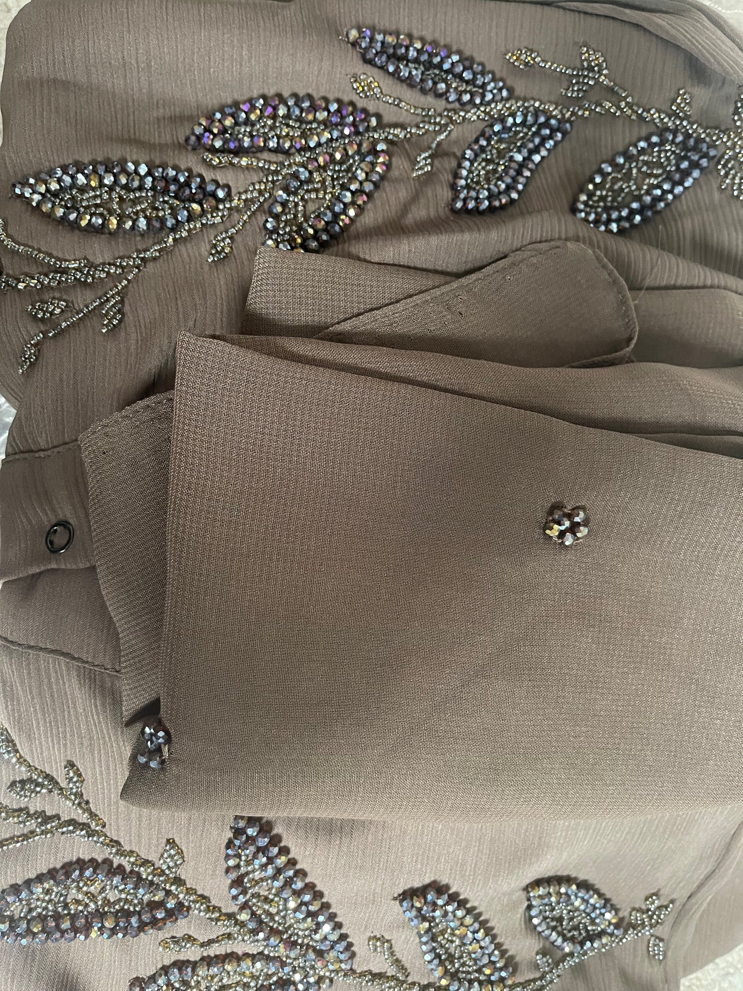 Bead leaf embroidery abaya