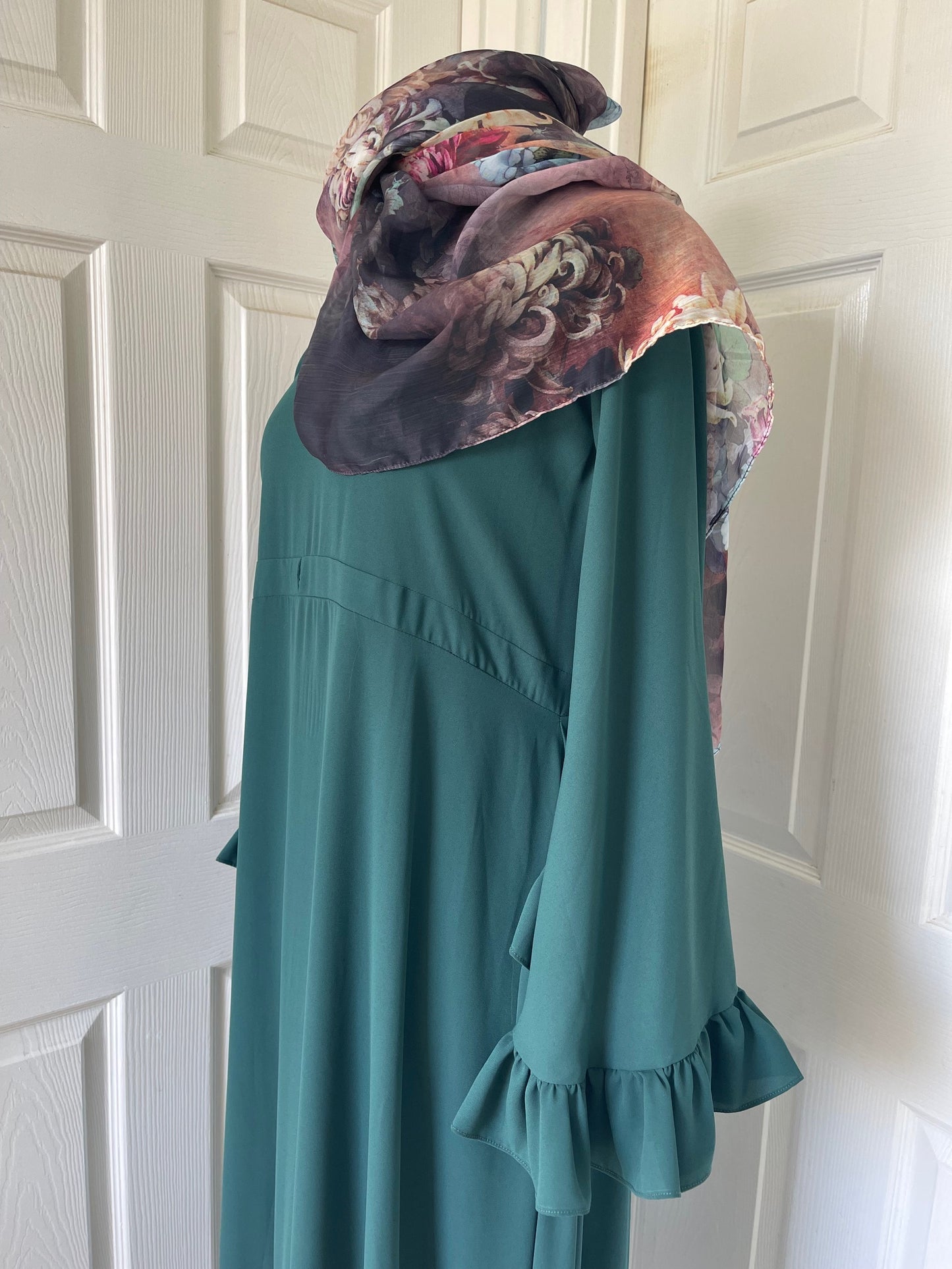 Emerald green abaya flare sleeve