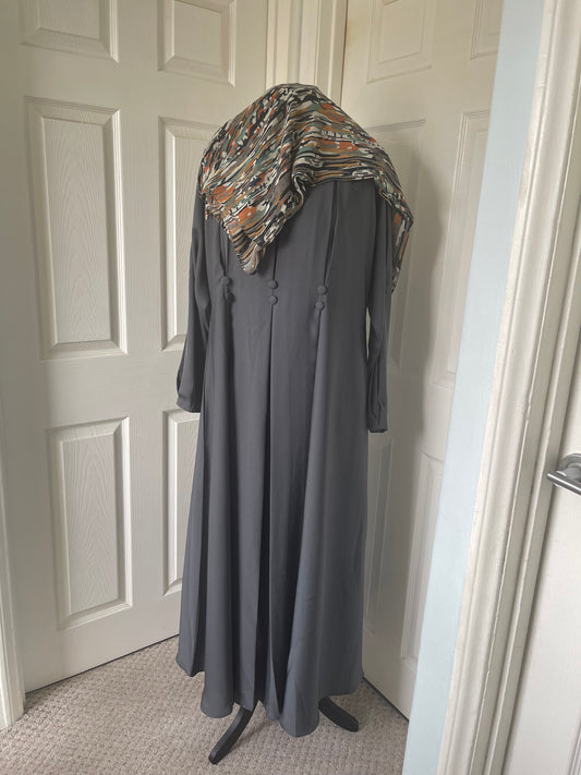 Grey buttoned pleat abaya