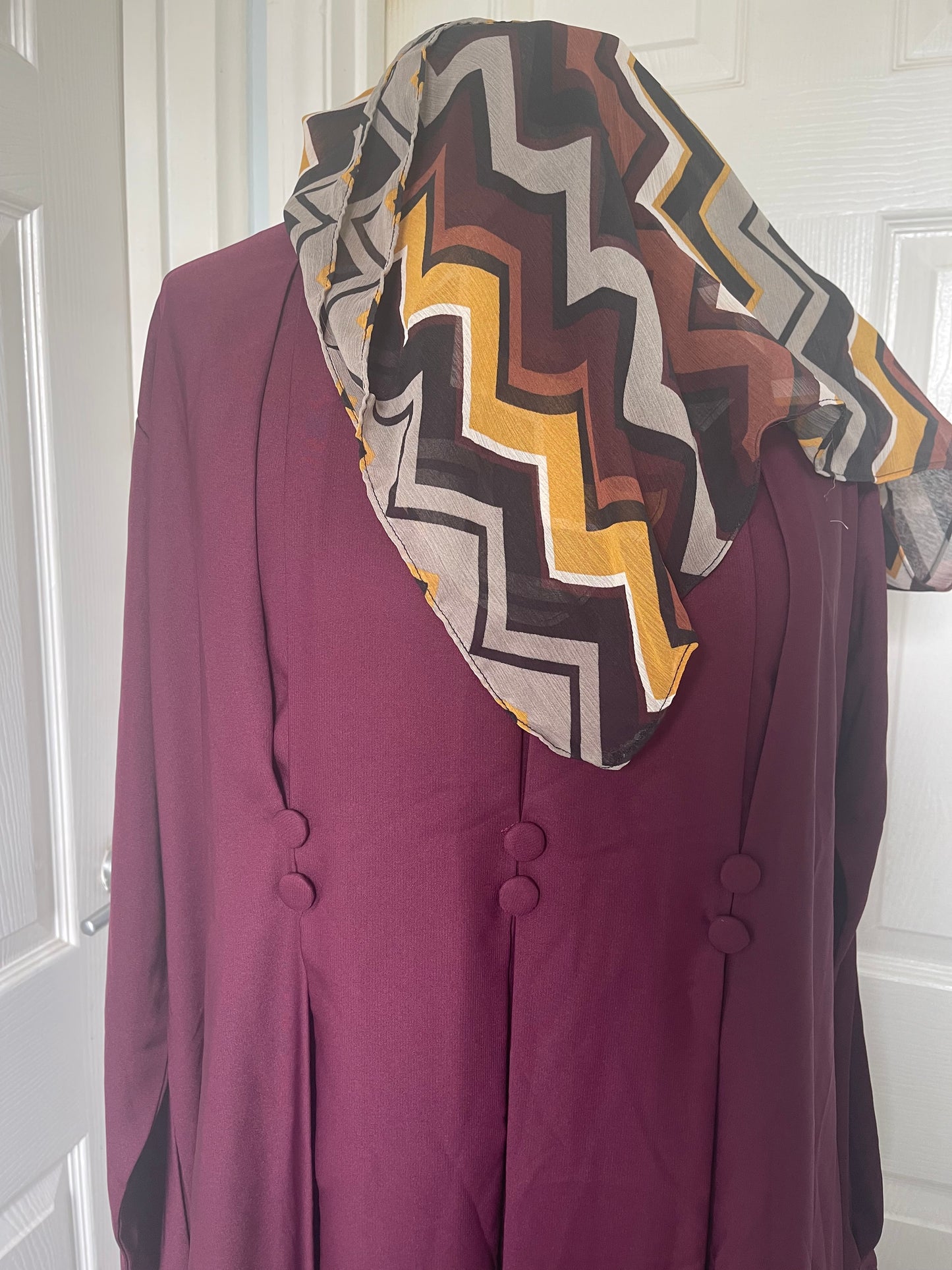 Maroon buttoned pleat abaya